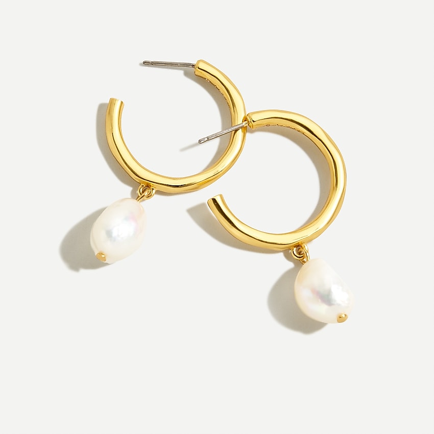 Hammered hoop pearl earrings