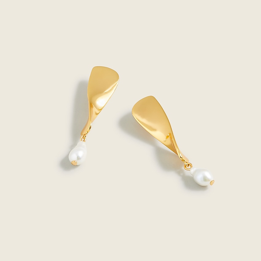 Beach wave pearl drop earrings